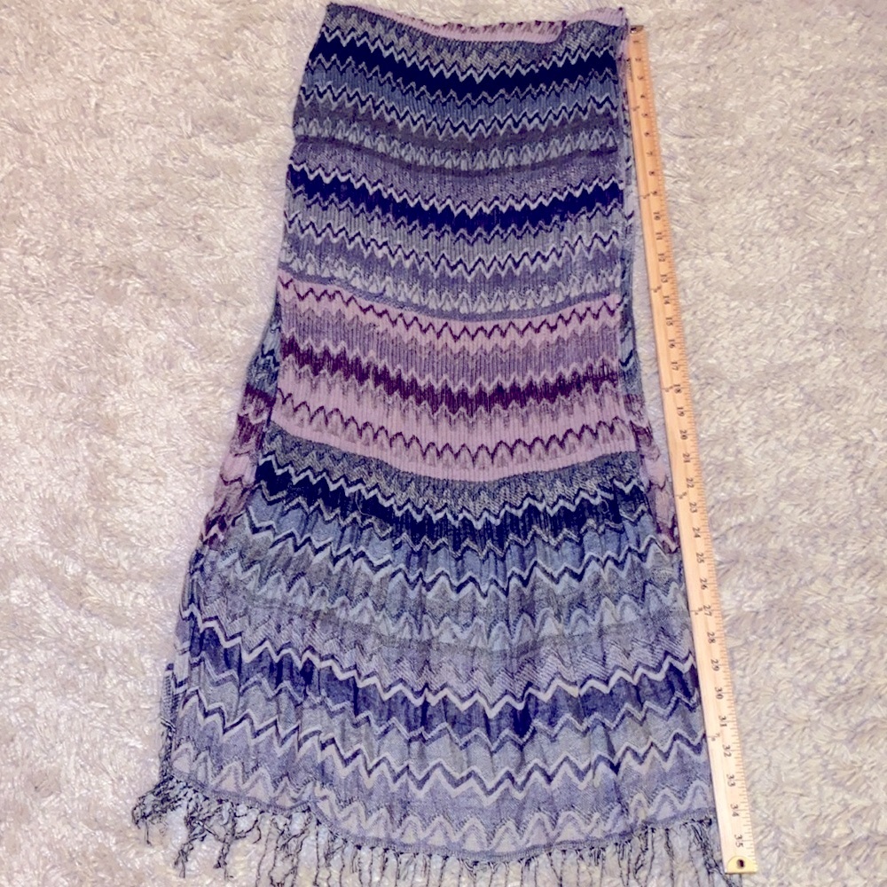 Apt. 9 pleated rayon multi colored scarf/wrap. Black, gray , plum, with fringe. - Picture 9 of 11